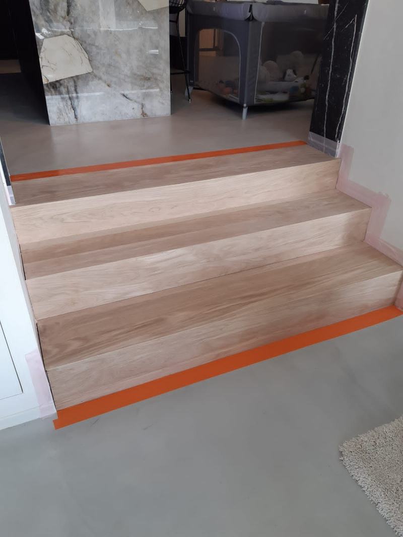 Escalier habillé de chêne clair